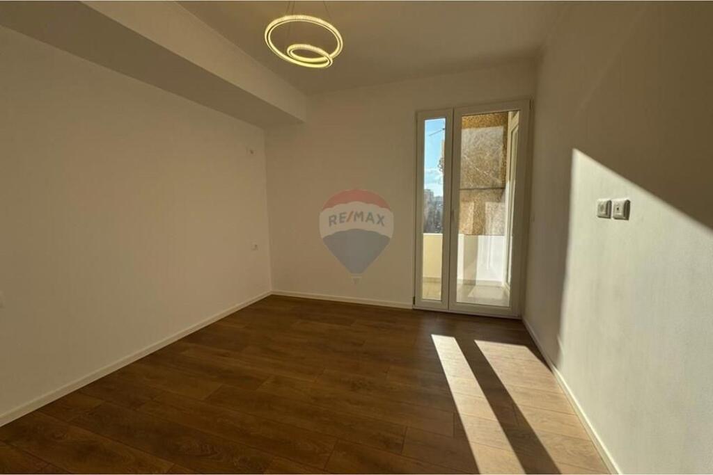 Appartamento - In Vendita - Via Kongresi I Manastirit, Tirana