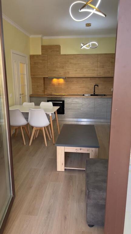 Jepet me qira apartament 2+1 te Grand Galleria.