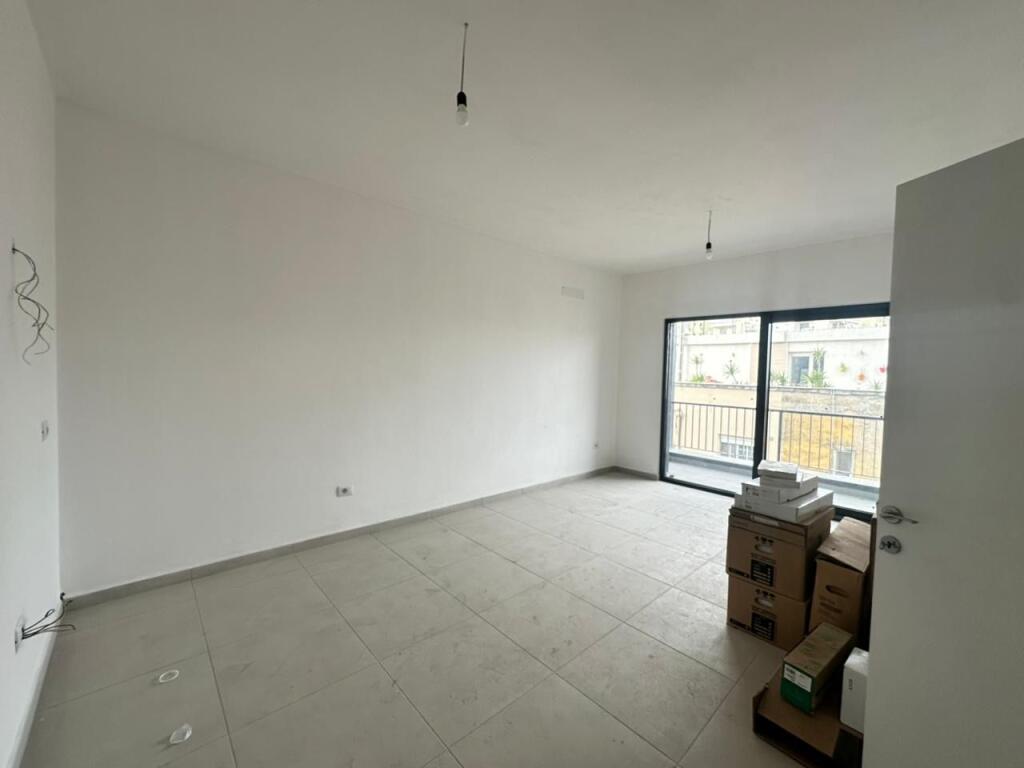 Apartament 2+1 per shitje, Rruga e Barrikadave,ndertim i ri
