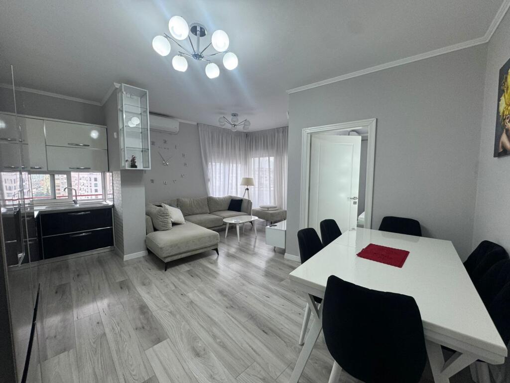 Apartment 2+1, Astir!