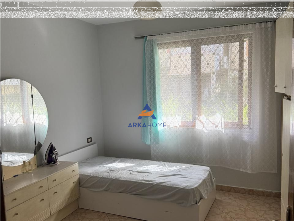 JEPET APARTAMENT ME QERA 2+1+BALLKON "ISH PARKU, SHKOLLA NAIM FRASHËRI" 55.000 LEKE