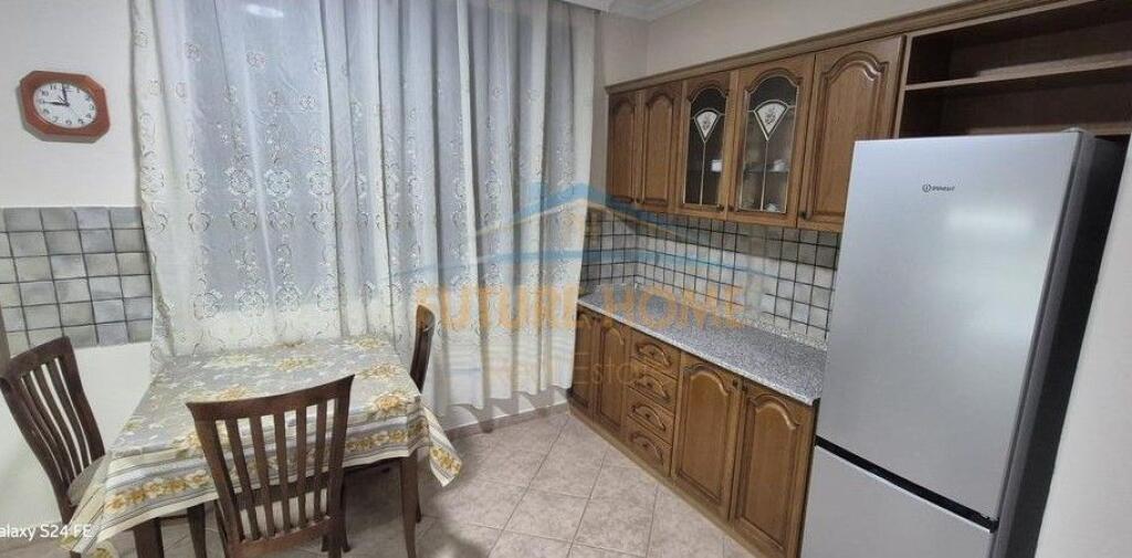 Affitto, Appartamento 1+1, Nuovo Mercato, Tirana.