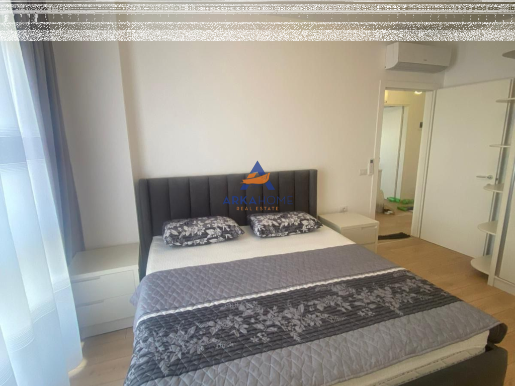JEPET APARTMENT ME QERA 1+1+BALLKON " RRUGA 5 MAJ" 55.000 LEKE