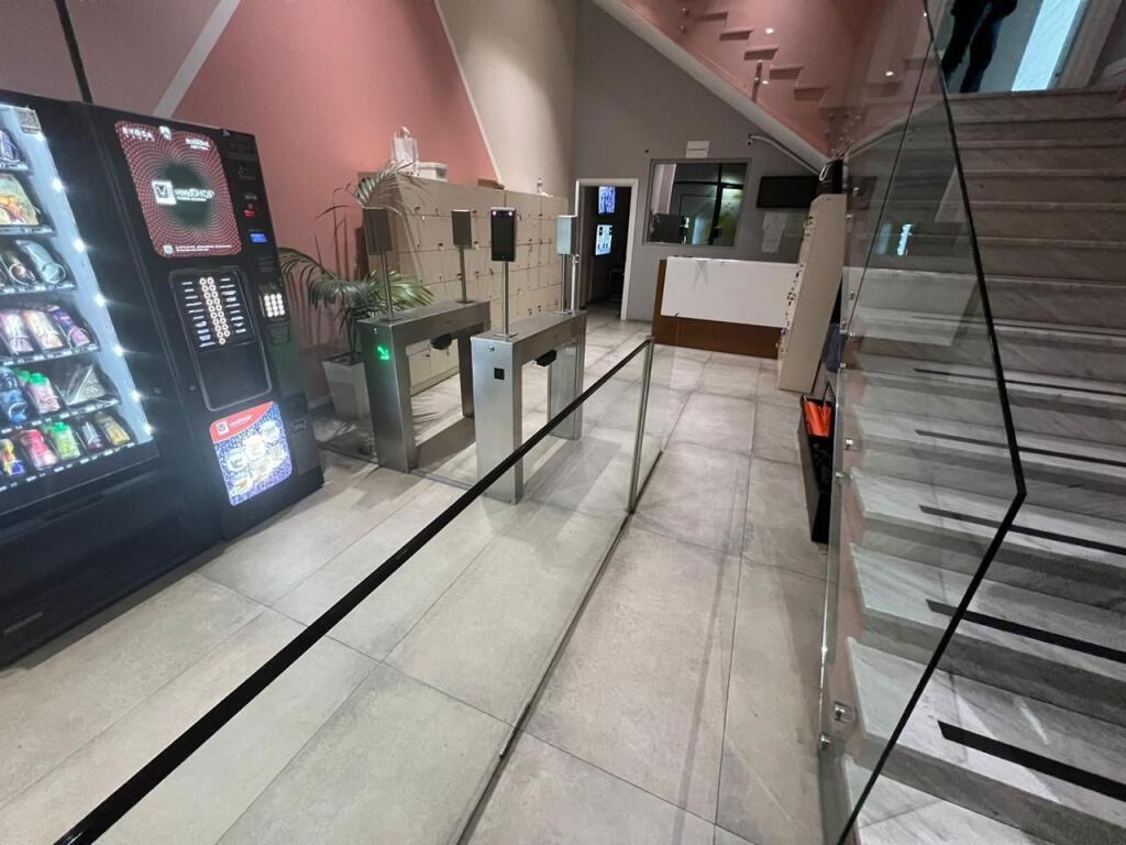 ZYRE ME QERA 515 M2 RRUGA E DIBRES 6000 EURO