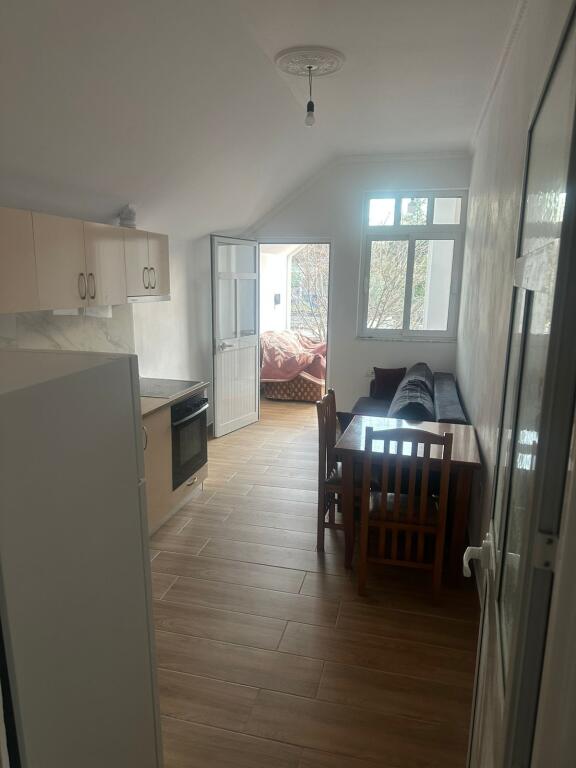 APARTMENT 2+1. 350 EURO.ALI DEM