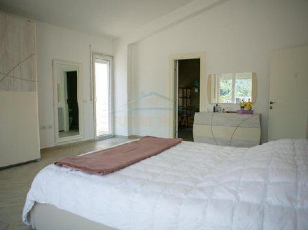 For sale, Penthouse 3+1+2, Dry Lake, Tirana !
