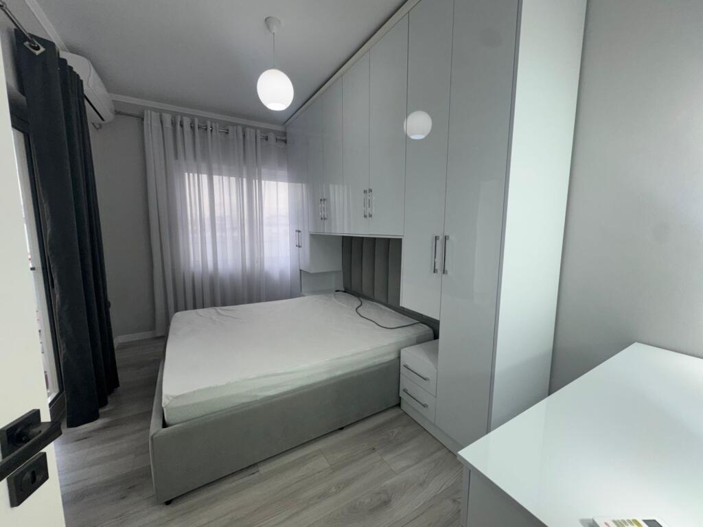 Apartment 2+1, Astir!