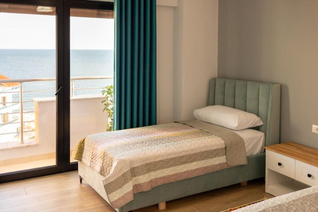 Apartment 2+1+2 for rent   Full Sea View in Currila