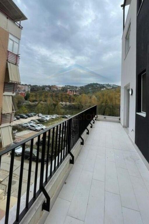 Affitto, Appartamento 2+1 + Veranda, Complesso FZ, Lago Secco, Tirana!