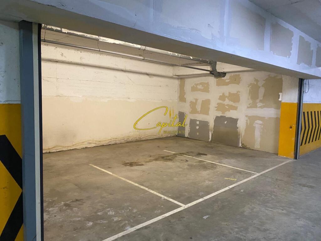 FOR SALE 3 PARKING SPACES 49 M2 GOLDEN PARK COMPLEX 3 6,900,000 LEKE