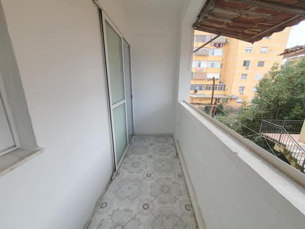 Jepet Me Qera Apartament 1+1+1 Ballkon