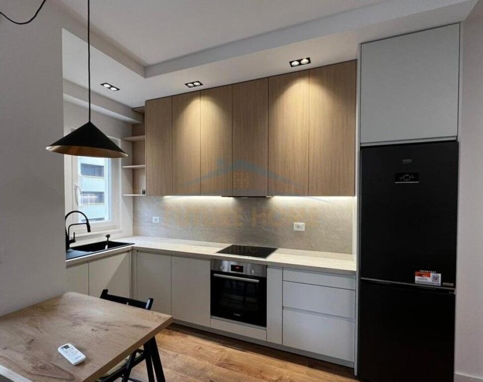 Affitto, Appartamento 1+1, Complesso Aura, Tirana.
