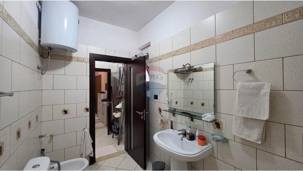 Apartament 3+1+2 ne shitje tek Rr. e Cipajve 1450€/m2 (i negociueshem)