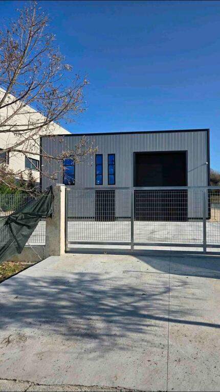 WAREHOUSES FOR RENT 850 M2 HIGHWAY TR-DR 4,250 EURO