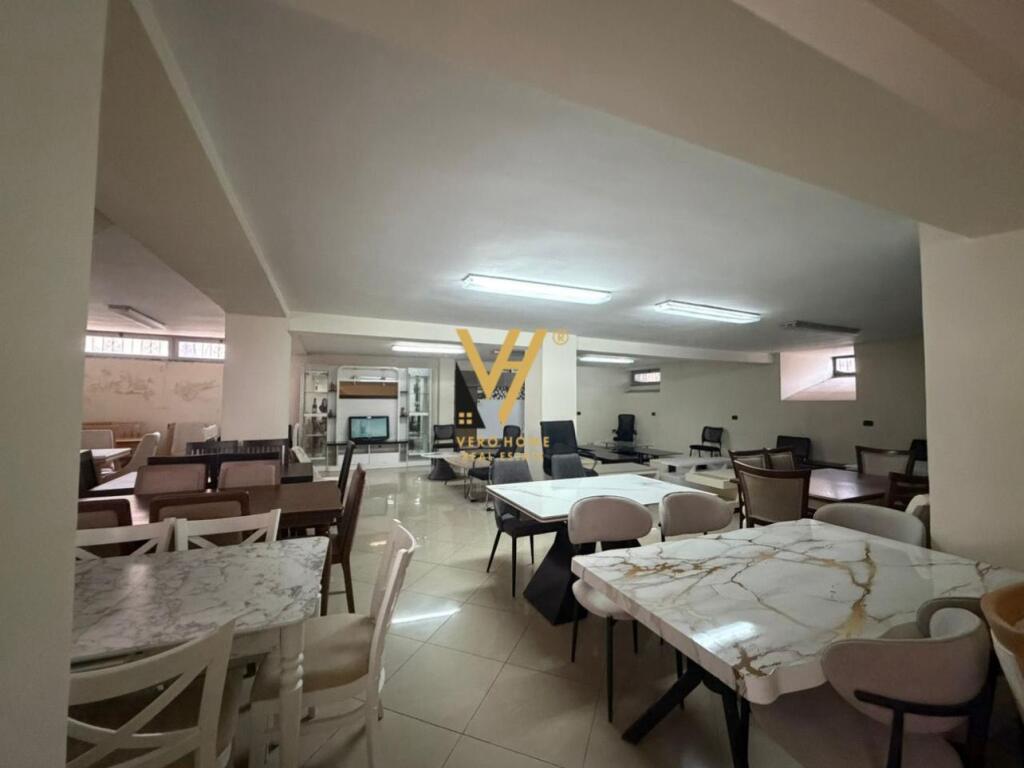 SI AFFITTA IMMOBILE COMMERCIALE 360M2 VICINO ALLA STAZIONE FERROVIARIA 750.000 LEKE