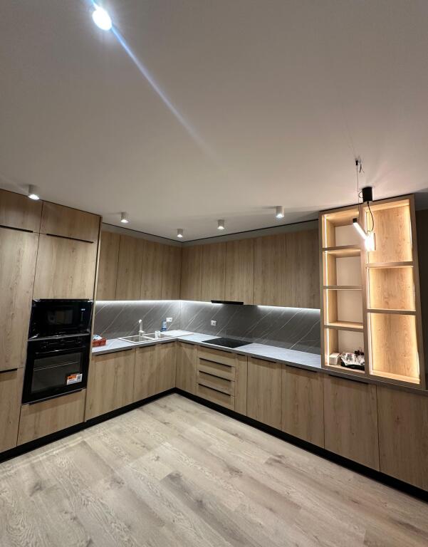 Apartment for rent 2+1+2+3 balconies on Bulverdi Migjeni, Astir