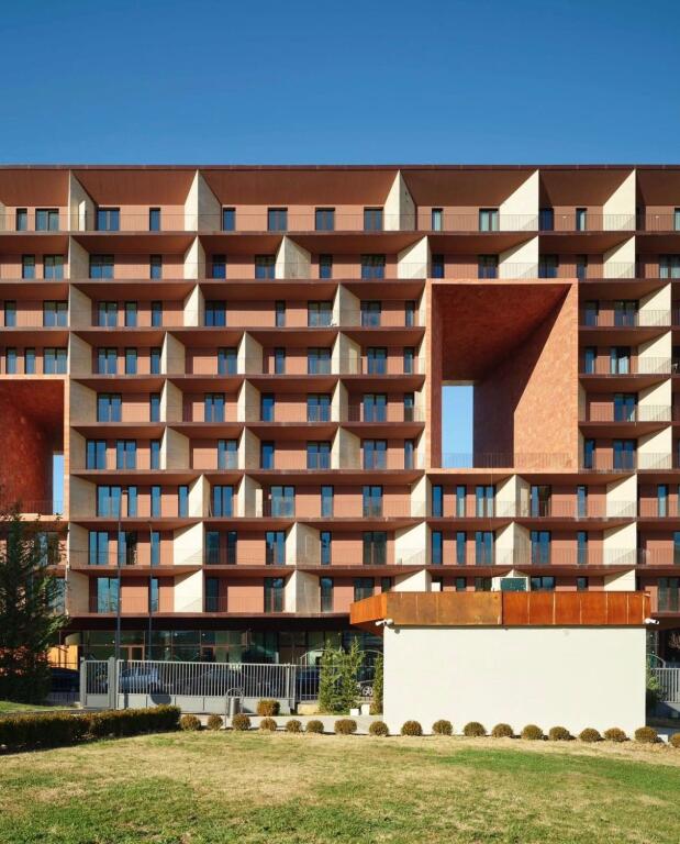 UFFICIO IN AFFITTO 127.07 M2 VIA KOSOVAREVE 1500 EURO