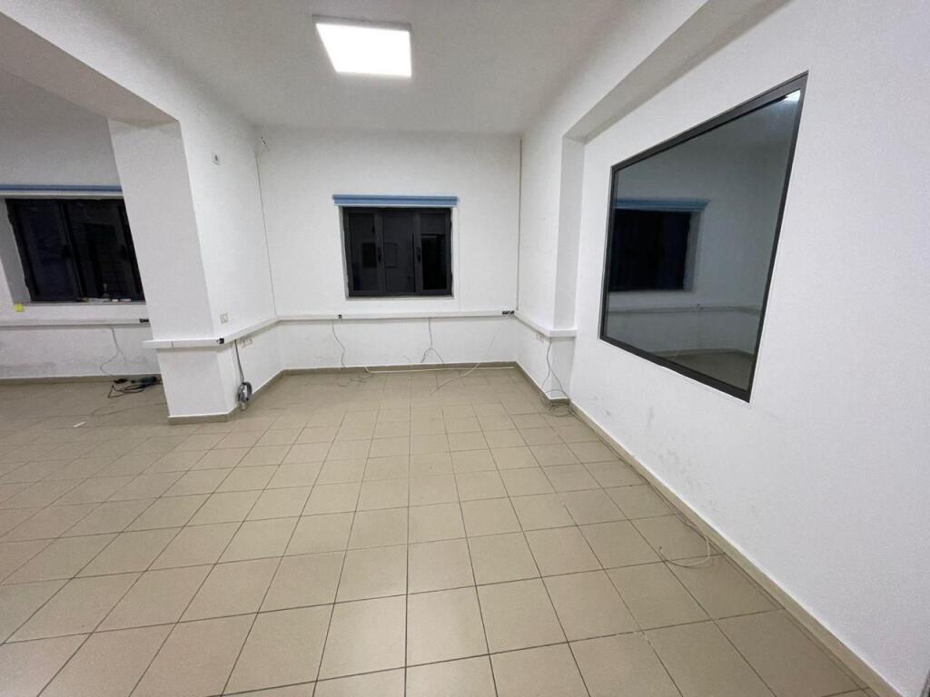 DYQAN ME QERA 140 M2 PAZAR I RI  75.000 LEKE