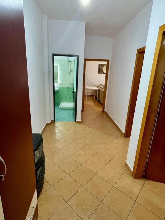 📣 Appartamento 2+1 in affitto – 📍 Via Gjergj Legisi Lapraka💶 Prezzo: 55.000 lek / mese