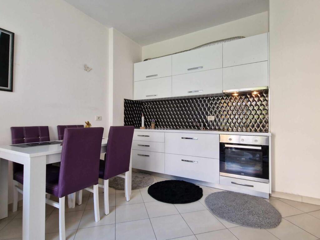 Appartamento 1+1 in affitto, 400 E. MISTO MAME