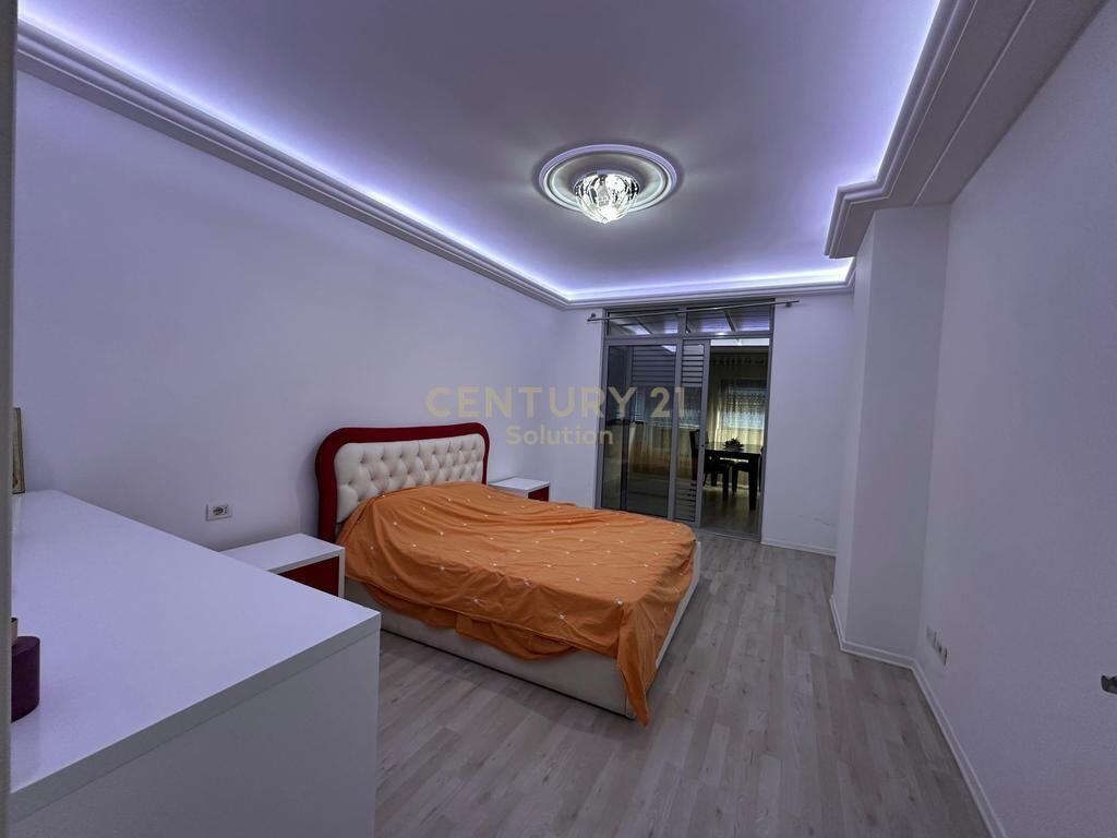Apartment 2+1+2 for sale near the Palace with Arrows