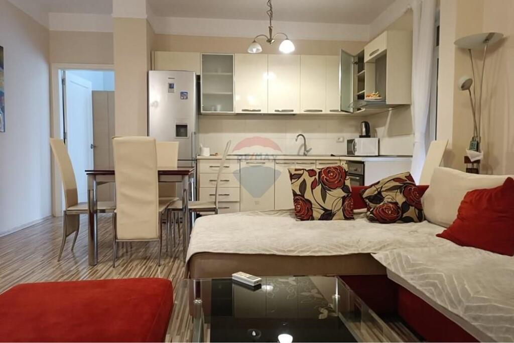 2+1 apartment for rent at Kavaja Street!