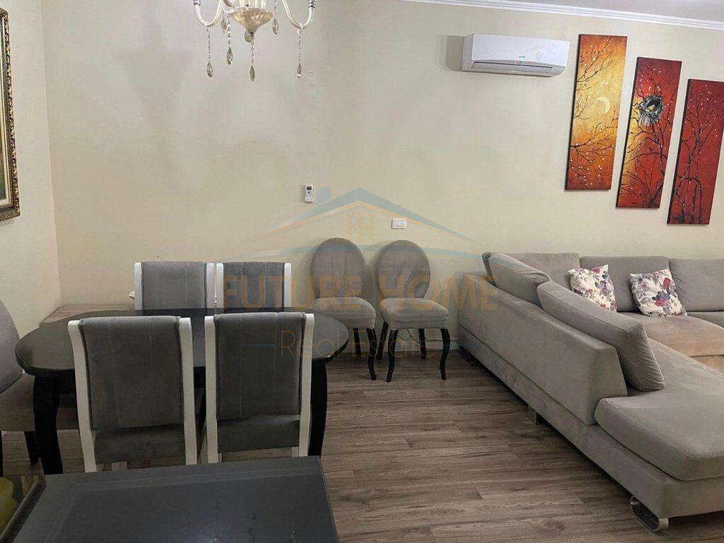 Shitet, Apartament 2+1+2 ne Fresk