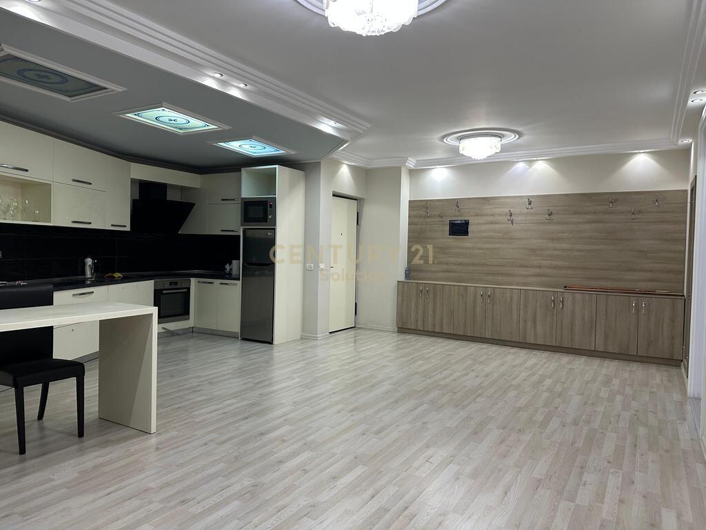 Apartment 2+1+2 for sale near the Palace with Arrows