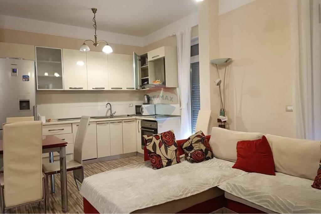2+1 apartment for rent at Kavaja Street!