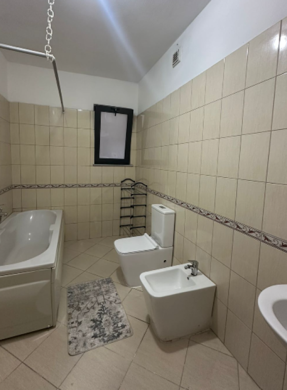 🏡 Apartment 3+1 for Rent – Komuna e Parisit