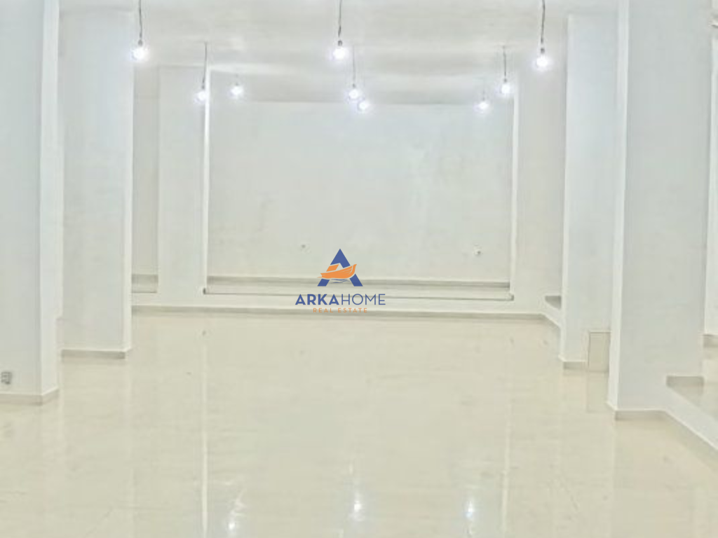 JEPET ME QIRA AMBIENT BIZNESI 130M2 "MEDRESEJA / TREGU INDUSTRIAL, TIRANË" 1300 EURO