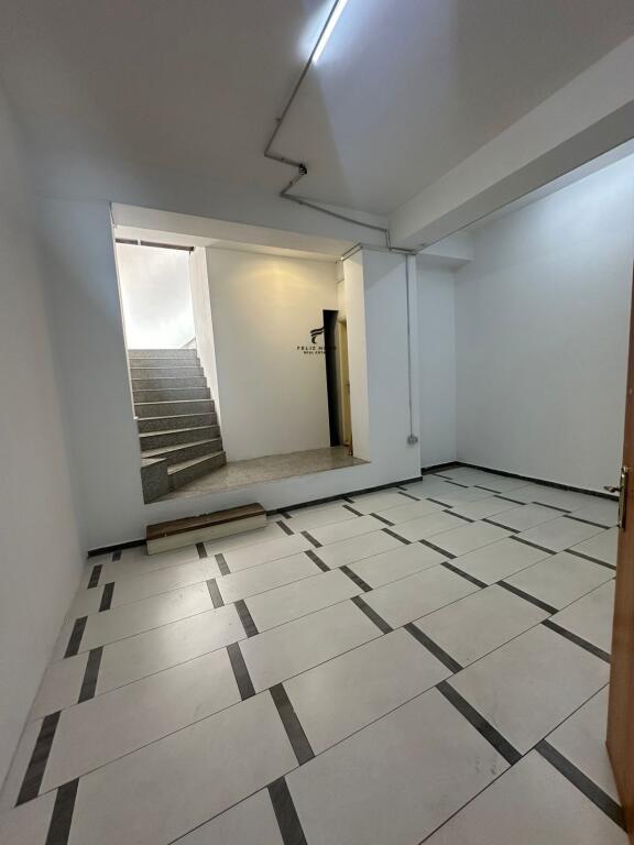NEGOZIO IN AFFITTO 280 M2 ASTIR 130.000 LEKE