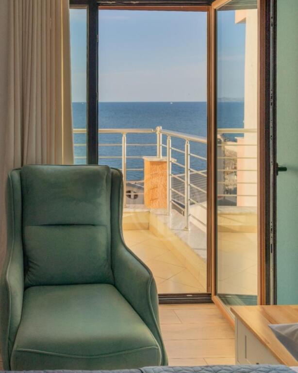 Apartment 2+1+2 for rent- Full Sea View in Currila