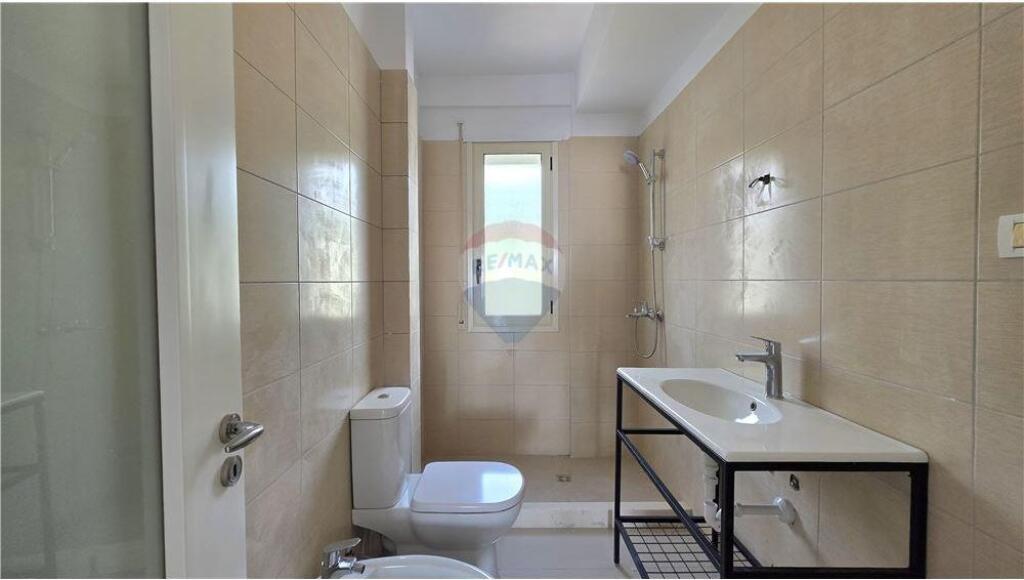 🌊 Apartament 2+1+2 për Shitje – Lungomare, Vlorë 🌊