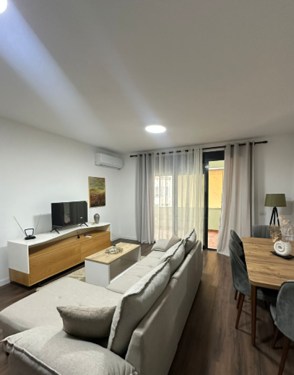 🏡 Apartment 3+1 for Rent – Komuna e Parisit
