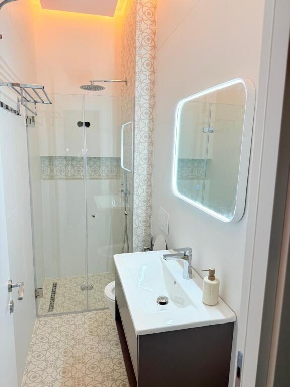 Apartament 2+1 per shitje tek Rruga e Bogdaneve!
