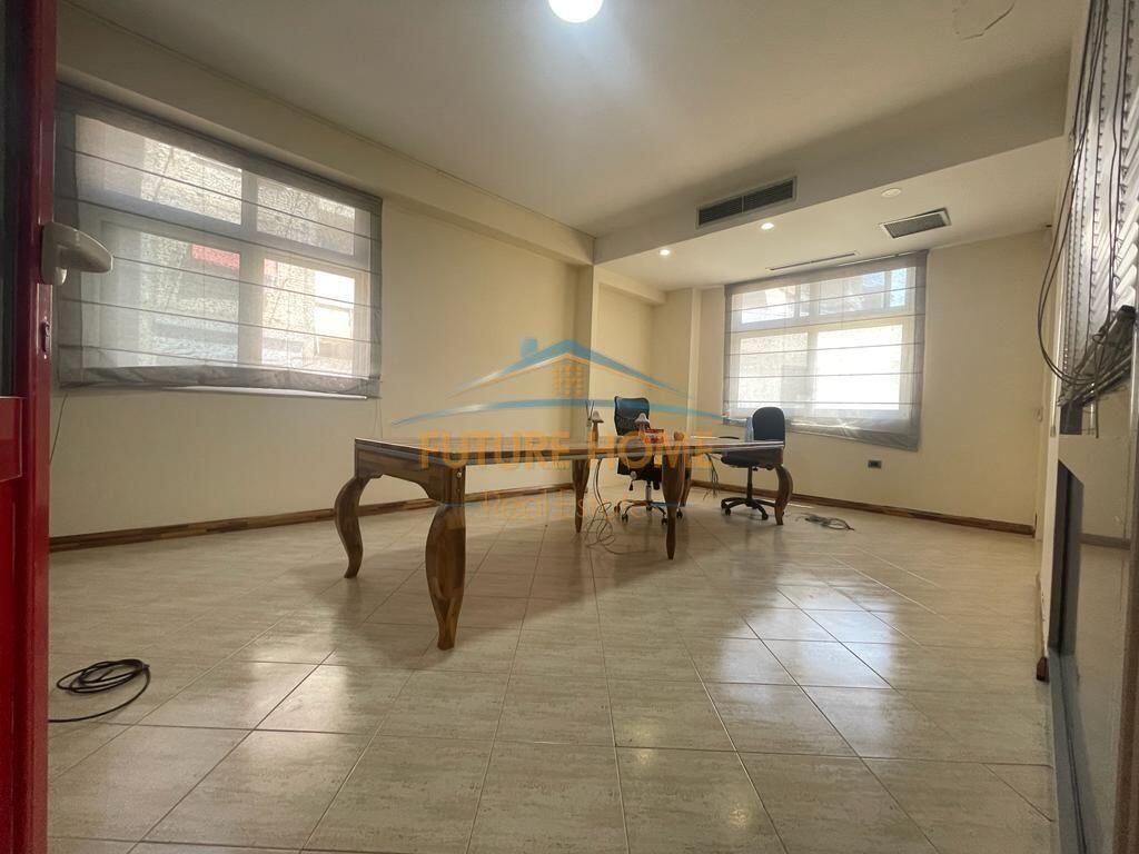 Vendo appartamento 3+1+2, Mine Peza, Tirana