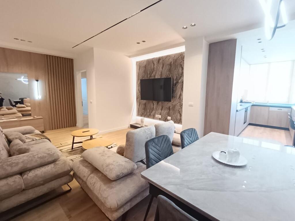 APARTMENT 3+1+2 TOILETS FOR RENT, KAVAJA STREET!
