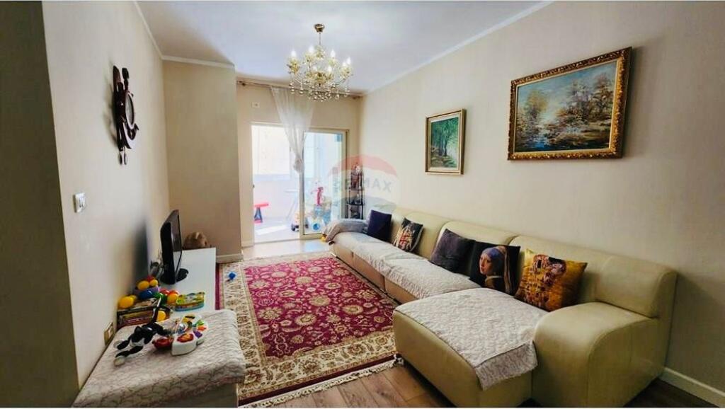 Jepet apartament me qera 2+1, Yzberisht