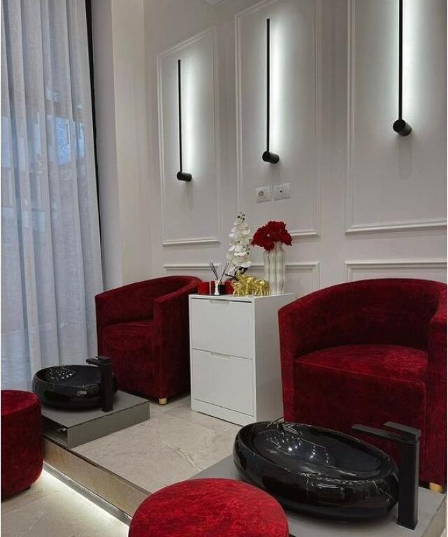 Nail beauty center for rent, Astir
