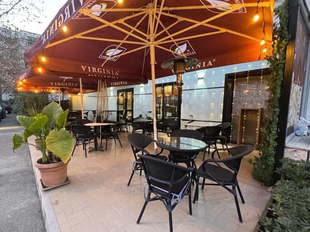 SHITET AMBIENT KOMCIAL DHE BIZNES BAR PICERI NE DON BOSKO! 230,000 €