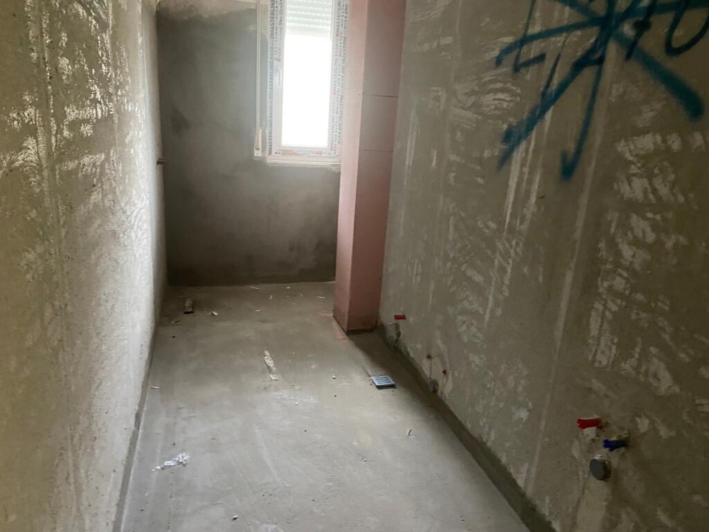 Shitet 2+1 ne paskuqan,128000 leke - Widok 2