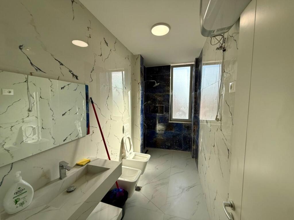 📣 AFFITTO Appartamento 2+1 Con 2 Bagni 📍 Vicino al Campo Ali Demi ✨   🏢 Nuova Costruzione  🪜 7° Piano (Con Ascensore)  🛋️ Arredato Con Condizioni Moderne  ✅ Mai Abitato Prima   💶 Prezzo 650 Euro