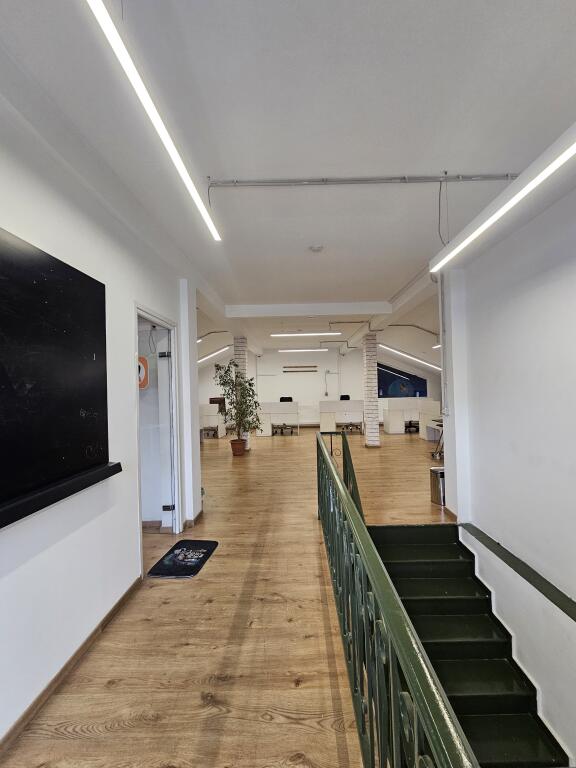 Office for rent in Bllok with an area of 311m2