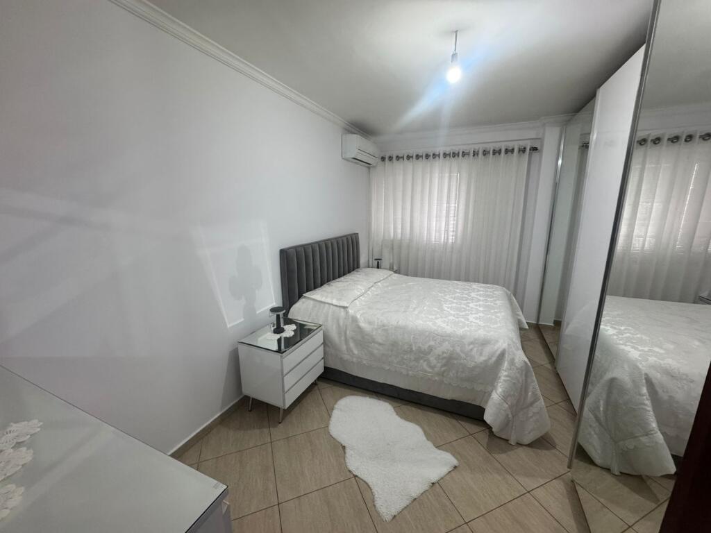 Jepet me qera Apartament 2+1  Adresa : Rruga  Jordan Misja  Kati 7  E mobiluar  Cmimi 70,000 lek ne muaj