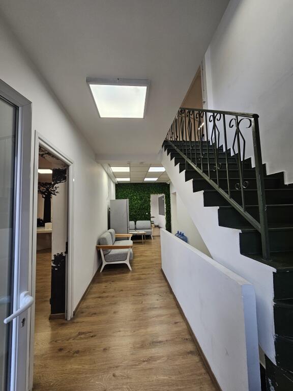 Office for rent in Bllok with an area of 311m2