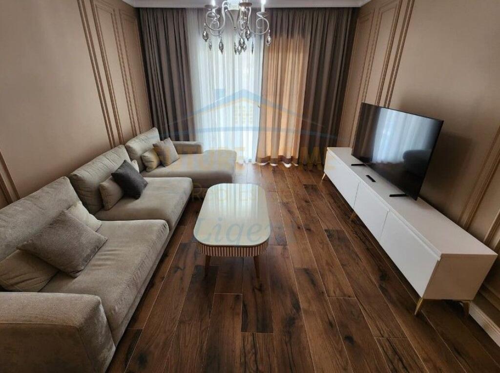 Affitto, Appartamento 2+1+Posto Auto, Lago Secco, Tirana.