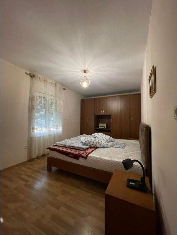 Affittasi appartamento 2+1 a Laprakë, Via Dritan Hoxha 550 € /Mese