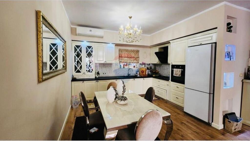 Jepet apartament me qera 2+1, Yzberisht