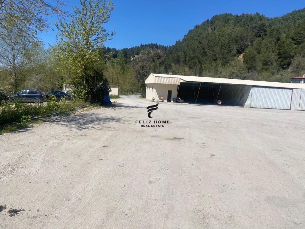 TERRENO IN AFFITTO E EDIFICIO COMMERCIALE 10.000 M2 AFFITTO 10.000 EURO